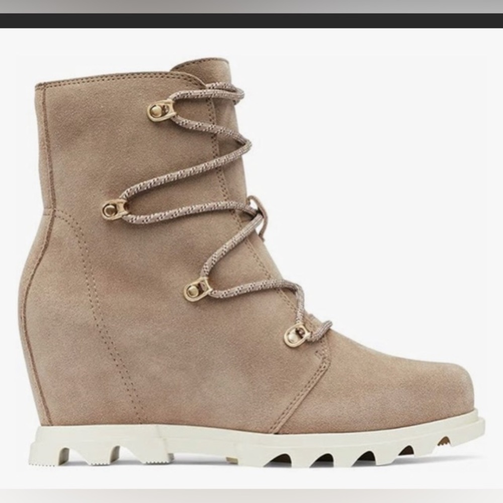 Hardly used Sorel Joan of the Arctic boots